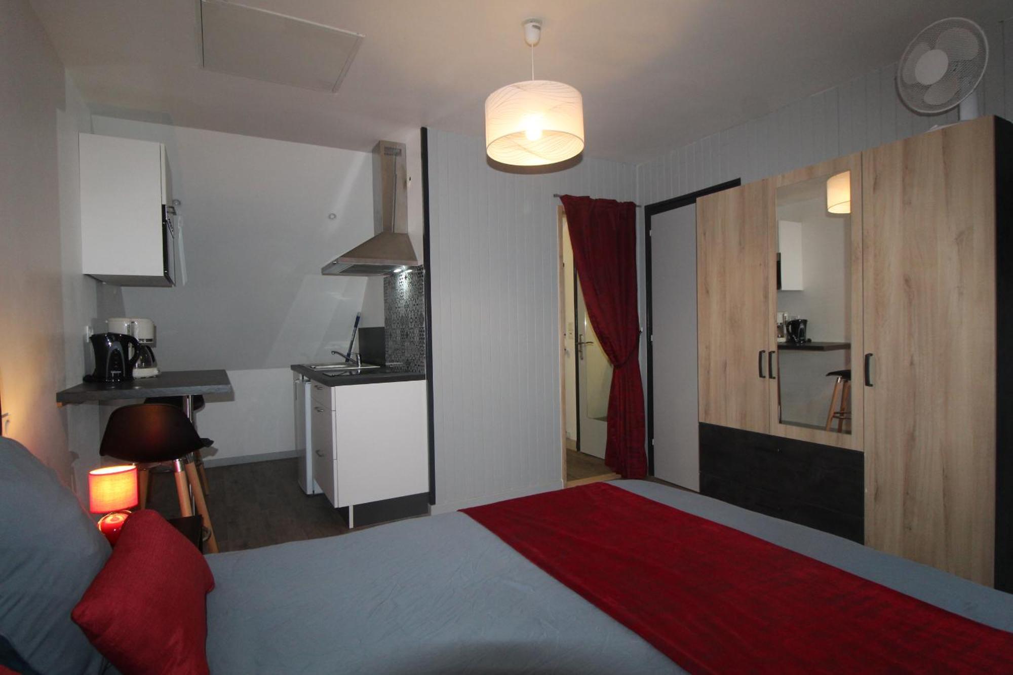 Studio Ouest Cuisine Prive Proche Centre Ville Лудеак Экстерьер фото